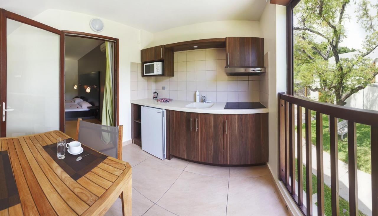 Tama Hotel Saint-Gilles Les Bains Zewnętrze zdjęcie