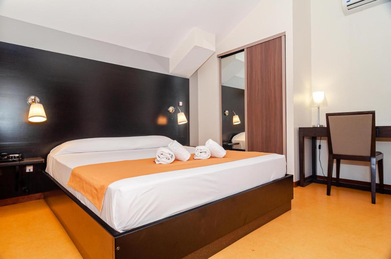 Tama Hotel Saint-Gilles Les Bains Zewnętrze zdjęcie