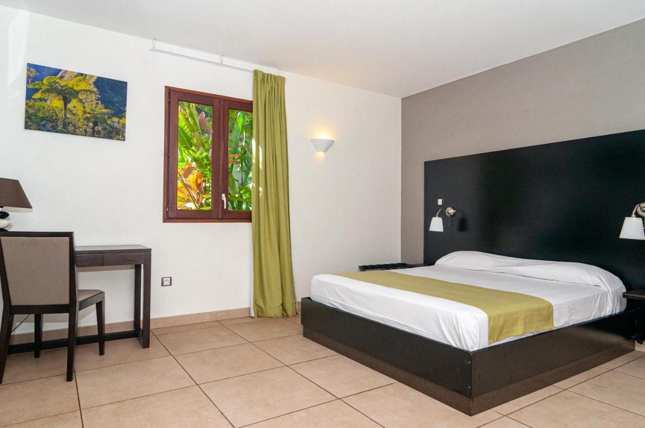 Tama Hotel Saint-Gilles Les Bains Zewnętrze zdjęcie