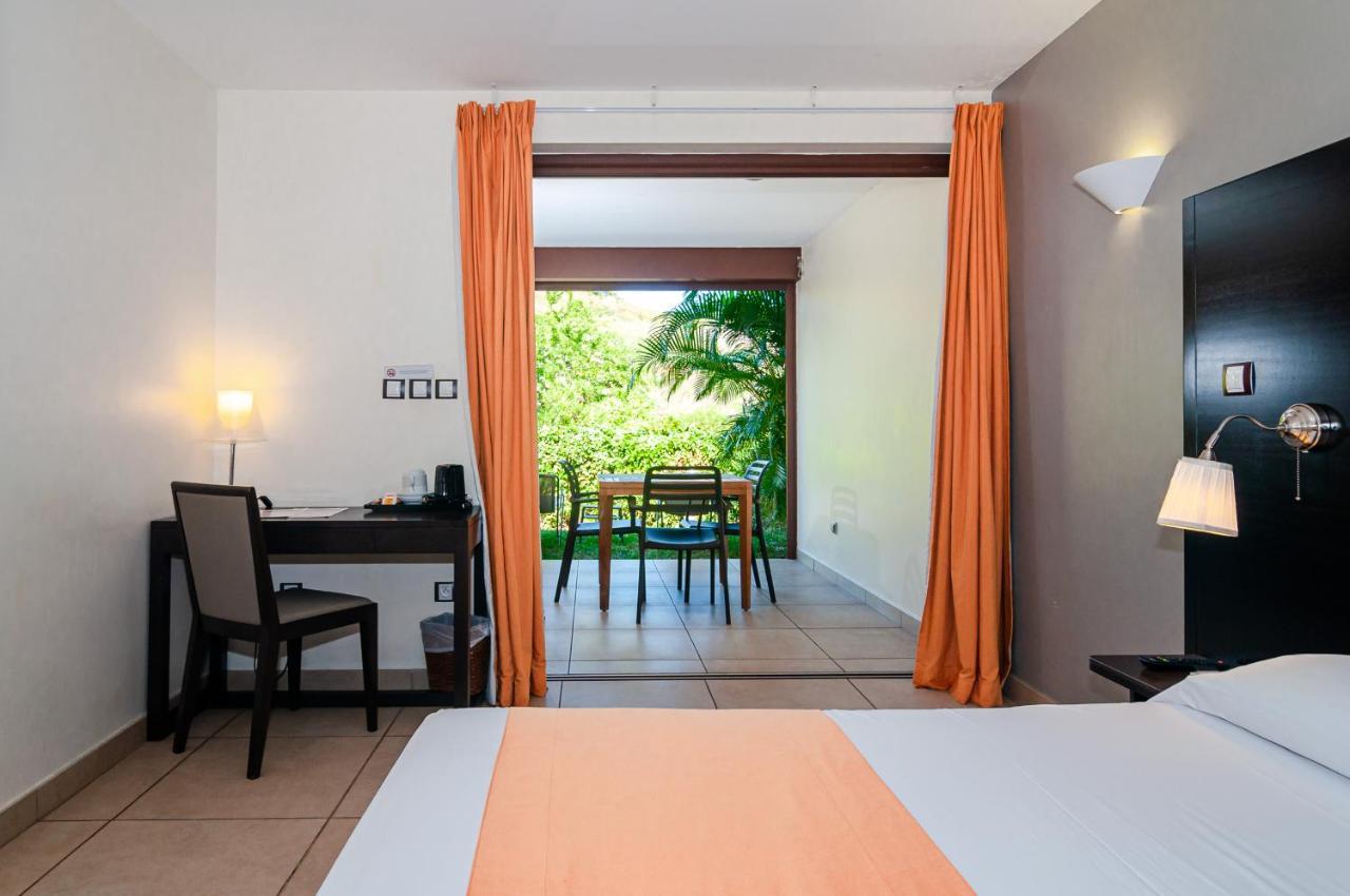 Tama Hotel Saint-Gilles Les Bains Zewnętrze zdjęcie
