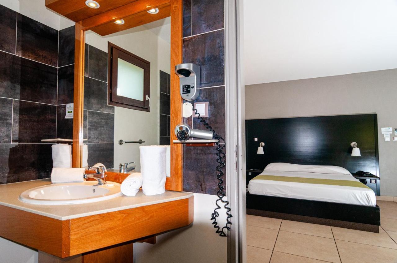 Tama Hotel Saint-Gilles Les Bains Zewnętrze zdjęcie