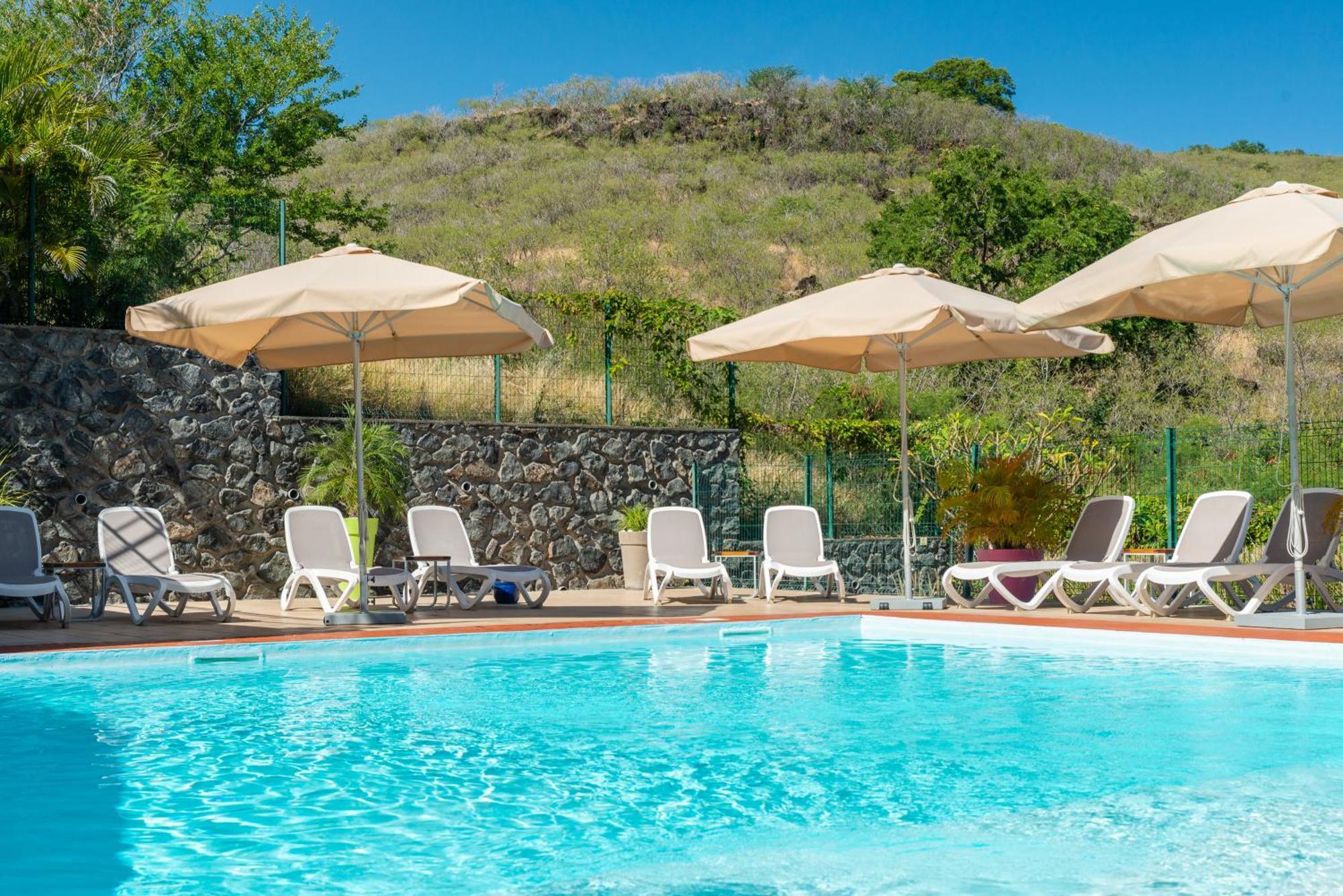 Tama Hotel Saint-Gilles Les Bains Zewnętrze zdjęcie