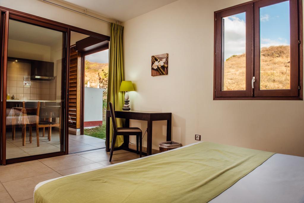 Tama Hotel Saint-Gilles Les Bains Zewnętrze zdjęcie