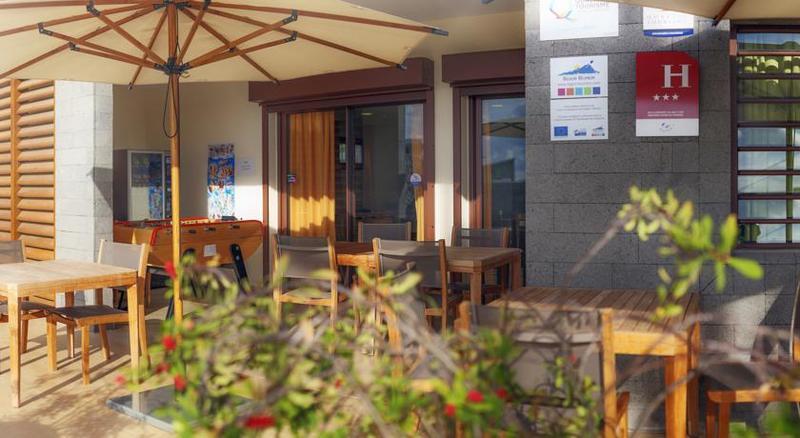 Tama Hotel Saint-Gilles Les Bains Zewnętrze zdjęcie