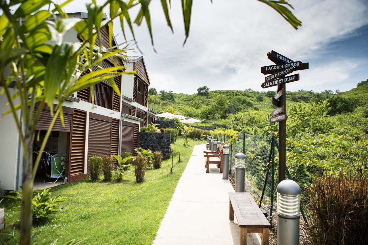 Tama Hotel Saint-Gilles Les Bains Zewnętrze zdjęcie