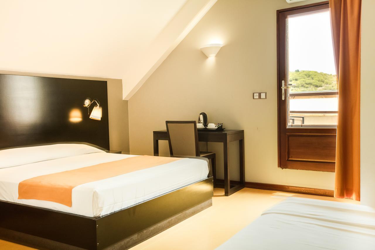 Tama Hotel Saint-Gilles Les Bains Zewnętrze zdjęcie