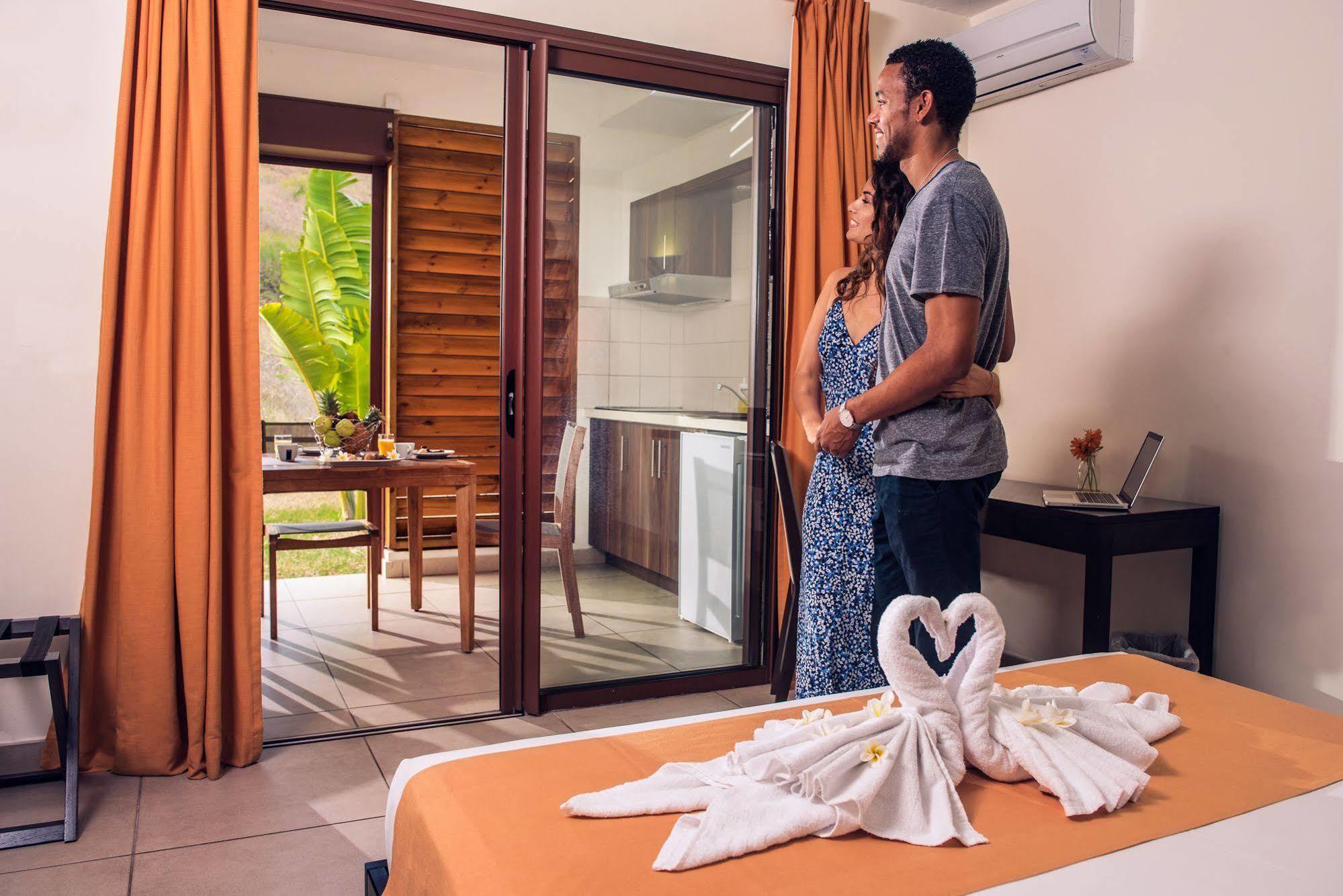 Tama Hotel Saint-Gilles Les Bains Zewnętrze zdjęcie