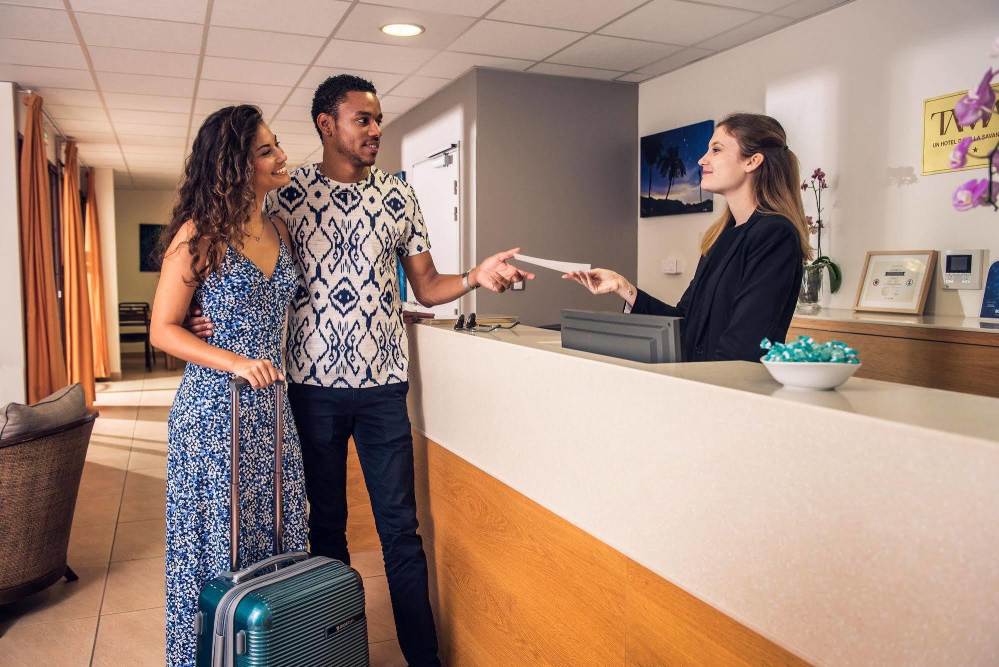 Tama Hotel Saint-Gilles Les Bains Zewnętrze zdjęcie